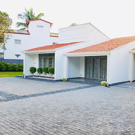 Bony'S Holiday Inn Negombo Esterno foto