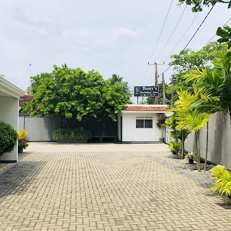 Bony'S Holiday Inn Negombo Esterno foto
