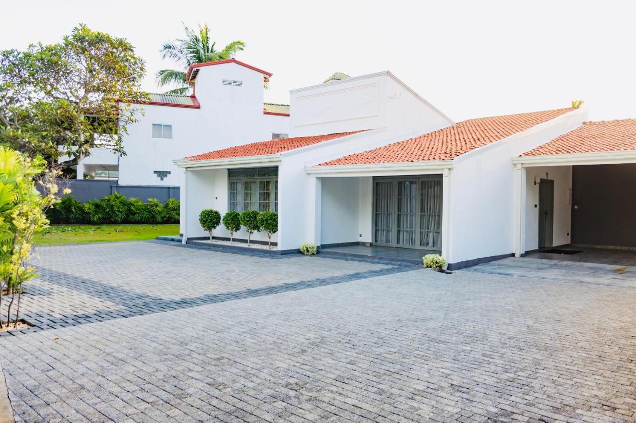Bony'S Holiday Inn Negombo Esterno foto