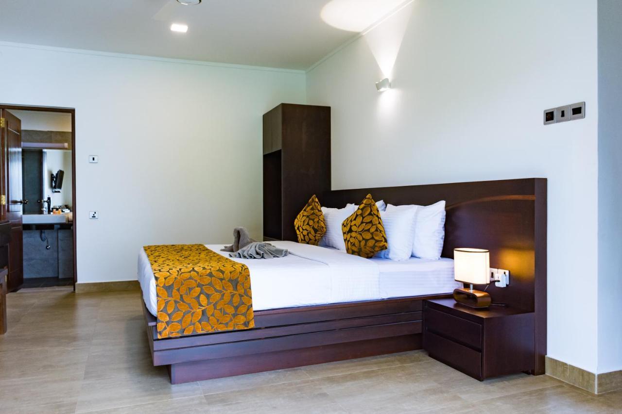 Bony'S Holiday Inn Negombo Esterno foto