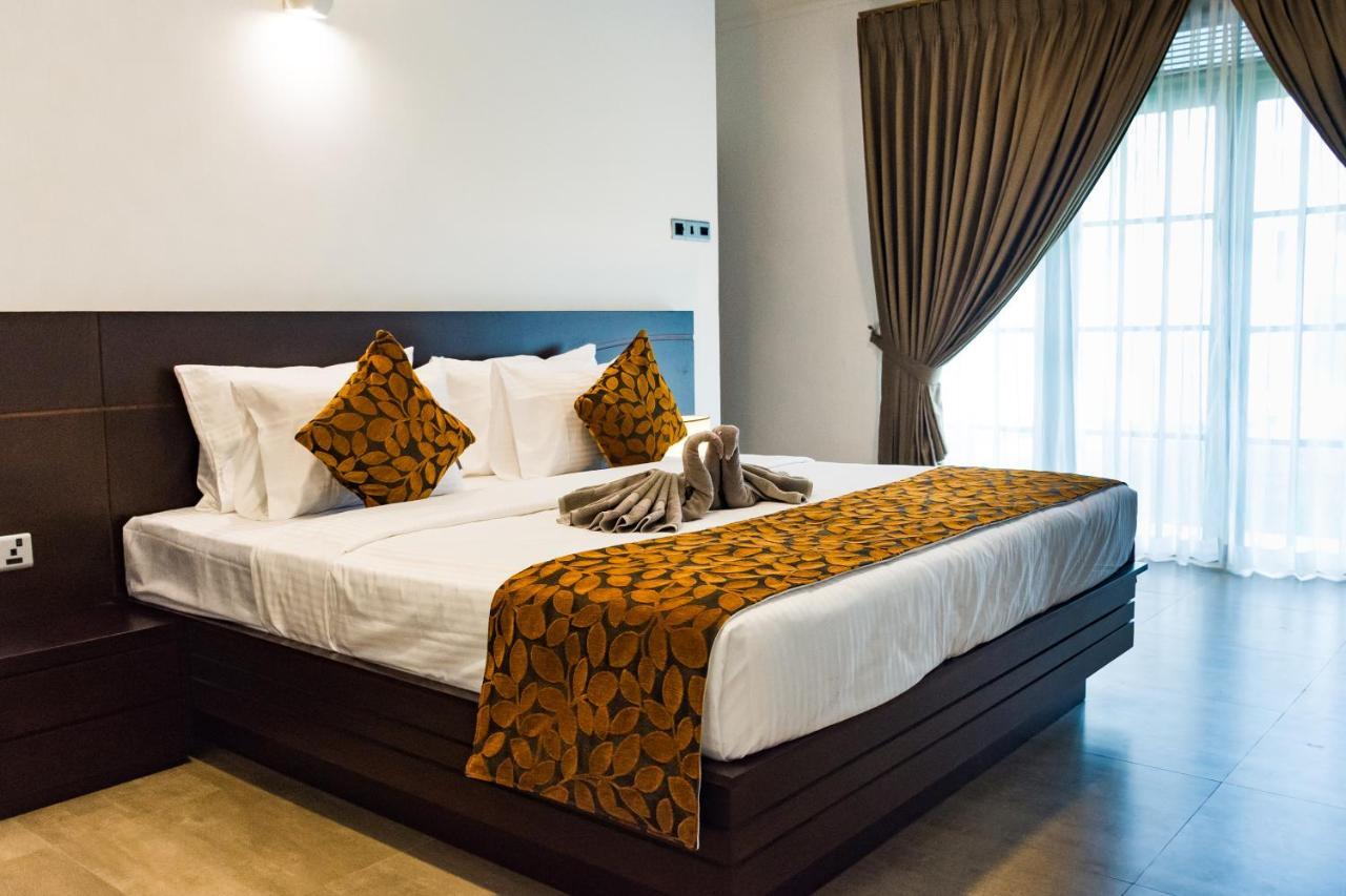 Bony'S Holiday Inn Negombo Esterno foto