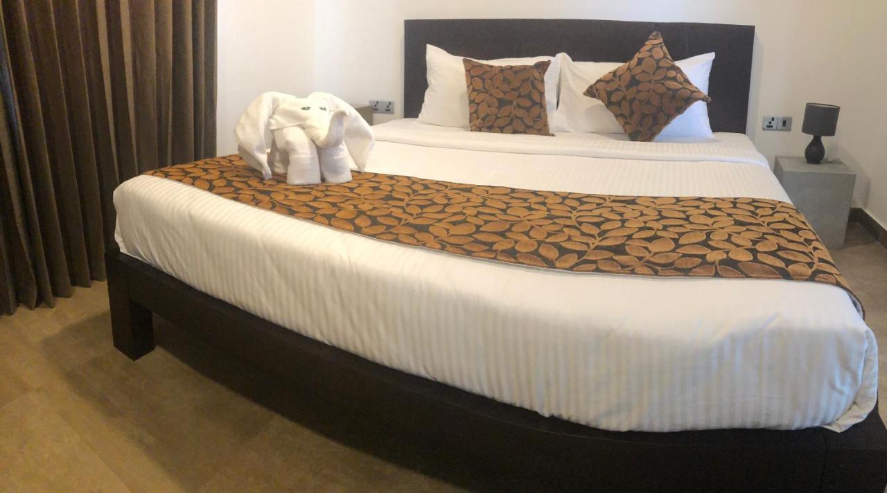 Bony'S Holiday Inn Negombo Esterno foto