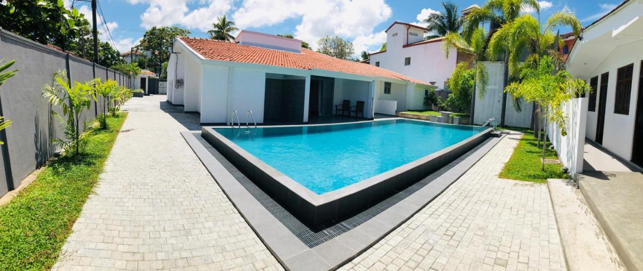 Bony'S Holiday Inn Negombo Esterno foto
