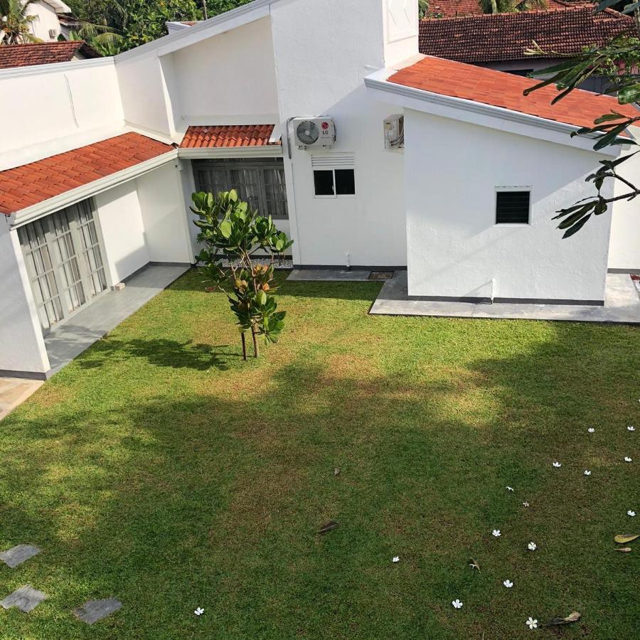 Bony'S Holiday Inn Negombo Esterno foto