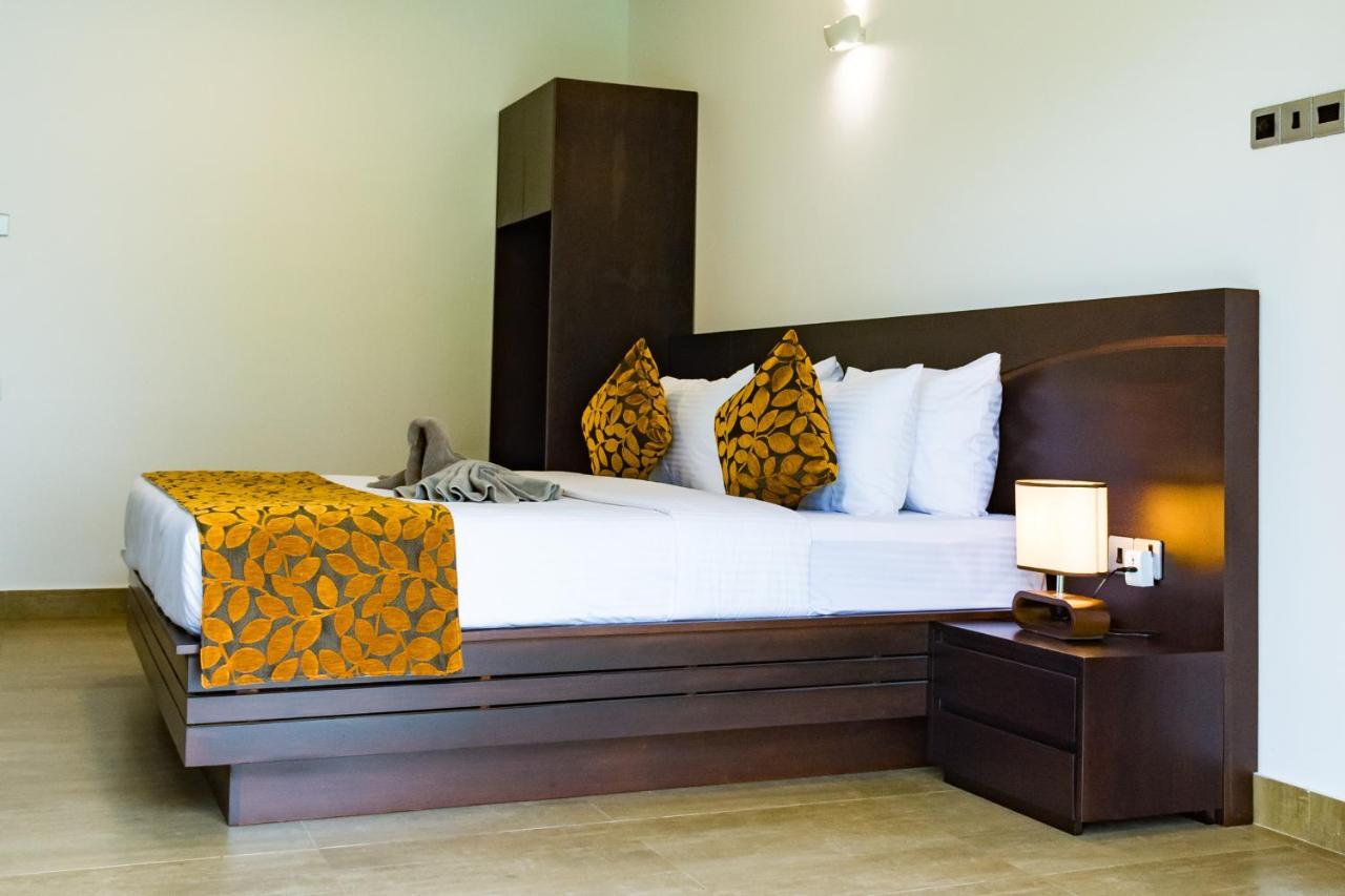 Bony'S Holiday Inn Negombo Esterno foto
