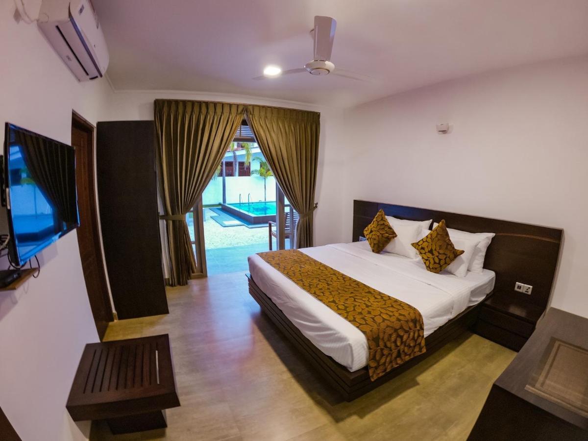 Bony'S Holiday Inn Negombo Esterno foto