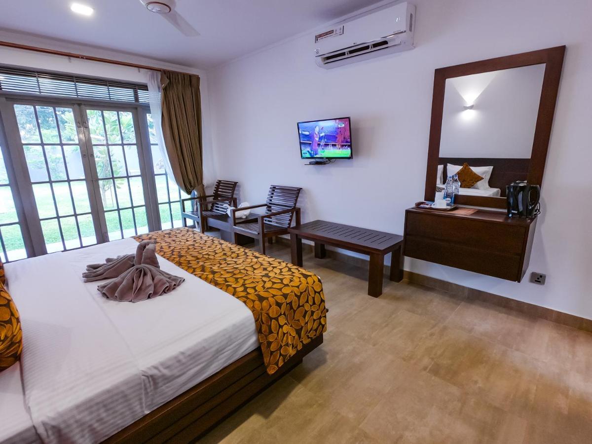 Bony'S Holiday Inn Negombo Esterno foto
